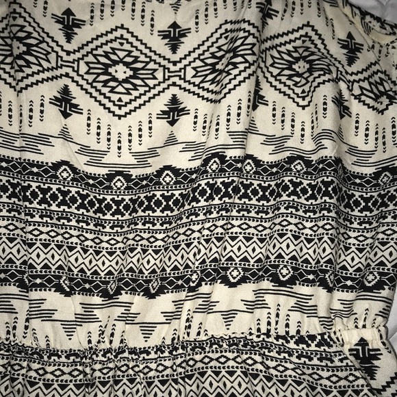 Printed Romper with Cross Back - Picture 2 of 3